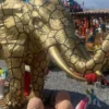 Casa Padrino Luxus Deko Skulptur Elefant Gold / Schwarz 410 x 155 x H. 223 cm - Riesige Garten Deko XXL Skulptur - Lebensgroße Garten Deko XXL Figur - Luxus XXL Garten Skulpturen