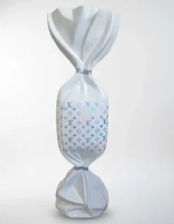Casa Padrino Luxus Deko Skulptur Deko Objekt Candy Louis Vuitton Monogramme H. 99 cm - Deko Skulptur - Deko Figur - Tierfigur - Gartendeko