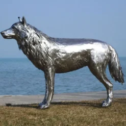 Casa Padrino Luxus Deko Skulptur Wolf Silber 142 cm - Lebensgroße Edelstahl Skulptur - Garten Deko Figur - Garten Metall Skulpturen