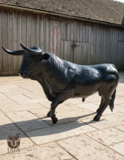 Casa Padrino Luxus Deko Skulptur Kuh Bull Trash Gold H. 150 cm - Riesige Gartenskulptur - Lebensgroße Skulptur - XXL Deko Skulptur - XXL Deko Figur