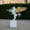 Casa Padrino Luxus Deko Skulptur Pferd Pegasus H. 230 cm - Riesige Gartenskulptur - Lebensgroße Skulptur - XXL Deko Skulptur - XXL Deko Figur