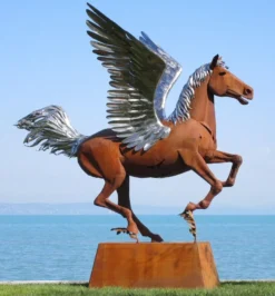 Casa Padrino Luxus Deko Skulptur Pegasus Pferd mit Sockel Rost / Silber 288 x 175 x H. 305 cm - Lebensgroße Stahl Skulptur - Riesige Garten Deko Figur - Garten Skulpturen - Metall Skulpturen