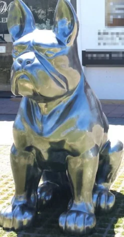 Casa Padrino Luxus Deko Skulptur Hund Bulldogge Silber 220 x 130 x H. 250 cm - Riesige Garten Skulptur - Riesige Garten Figur - XXL Deko Skulptur - XXL Deko Figur - XXL Tierfigur