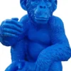 Casa Padrino Luxus Designer Dekofigur Affe Blau 45 x 39 x H. 55 cm - Wohnzimmer Deko Figur - Luxus Deko Figur - Designer Deko Figur - Luxus Accessoires