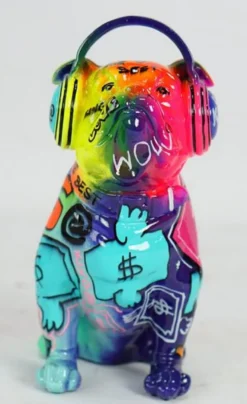 Casa Padrino Luxus Designer Deko Figur Hund Bulldogge mit Kopfhörer Bunt H. 32 cm - Kunstharz Deko Skulptur - Wohnzimmer Deko - Schreibtisch Deko - Luxus Deko Tierfigur