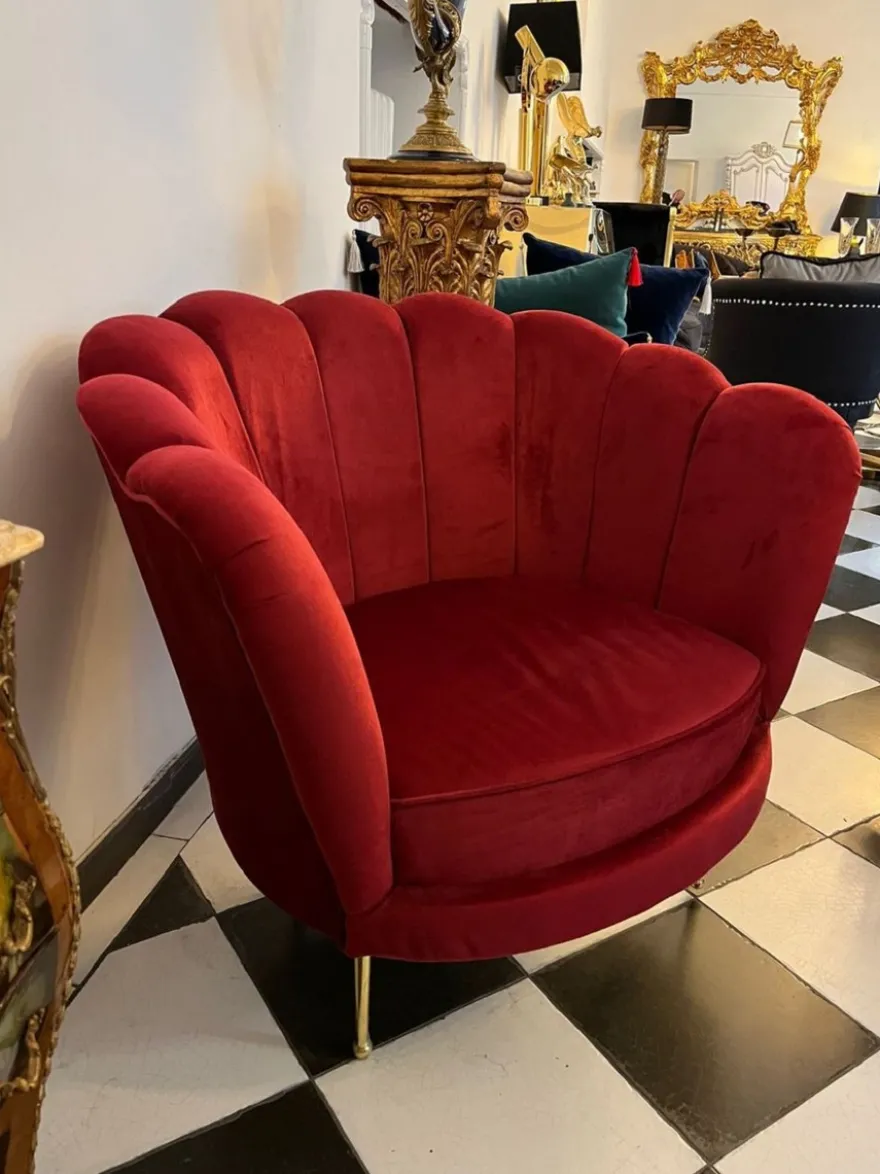 Casa Padrino Luxus Designer Sessel Rot / Gold 96 x 80 x H.81 cm - Wohnzimmer Sessel - Hotel Sessel - Wohnzimmer Möbel - Luxus Möbel - Wohnzimmer Einrichtung - Luxus Einrichtung - Möbel Luxus