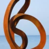 Casa Padrino Luxus Designer XXL Garten Skulptur Rost 165 x 80 x H. 215 cm - Riesige XXL Garten Deko - Luxus Outdoor Deko - Designer Garten Deko Accessoires