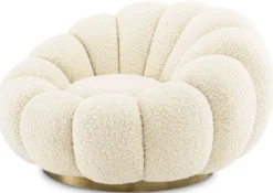 Casa Padrino Luxus Drehsessel Creme / Messing 115 x 118 x H. 67 cm - Wohnzimmer Sessel - Lounge Sessel - Wohnzimmer Möbel - Luxus Möbel - Wohnzimmer Einrichtung - Luxus Einrichtung - Möbel Luxus