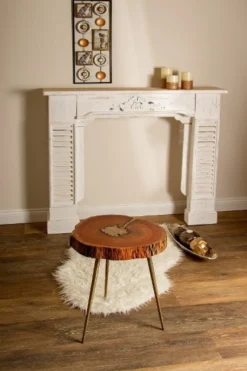 Casa Padrino Luxus Dreibein Beistelltisch Braun / Messingfarben 28 x 36 x H. 46 cm - Moderner Tisch im Baumscheiben Design und Messingfüllung