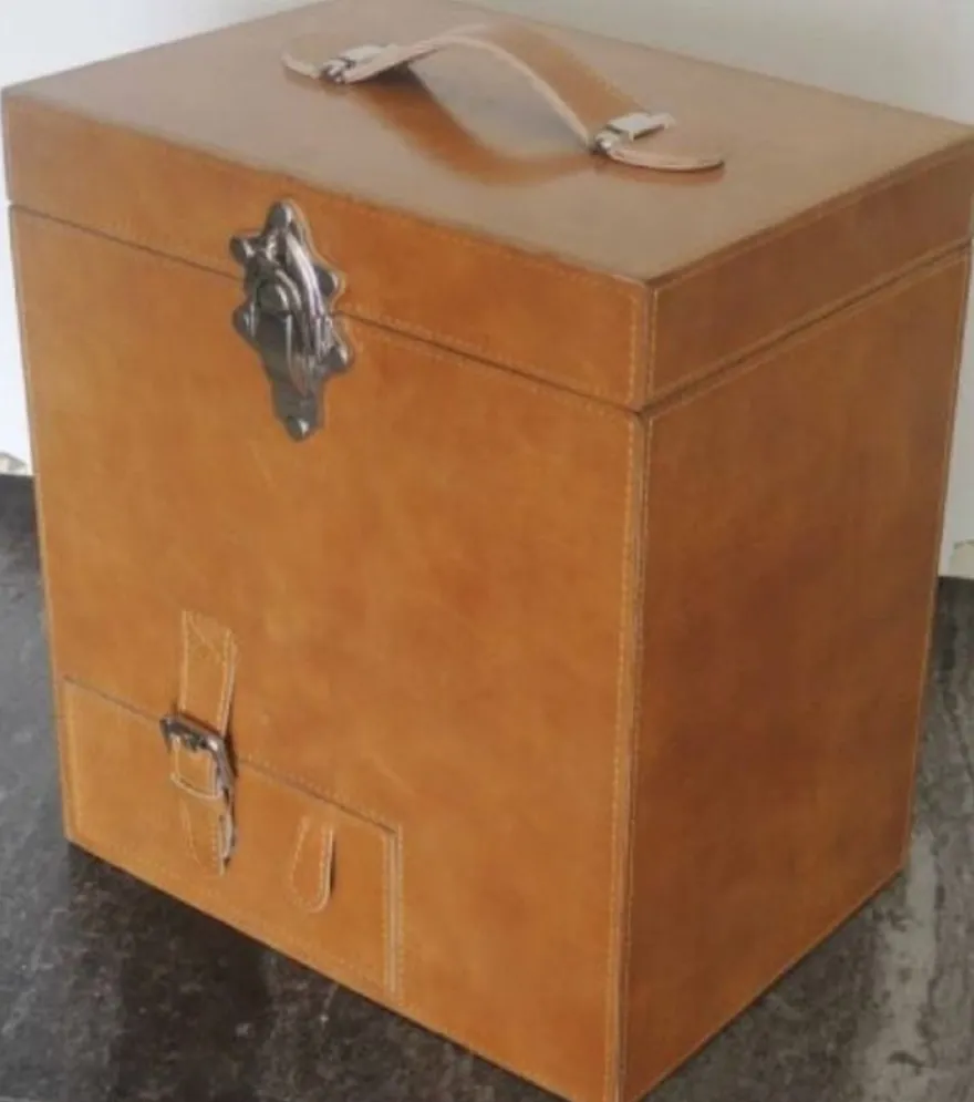 Casa Padrino Luxus Echtleder Minibar / Kofferbar mit Zubehör 32 x 23 x H. 36 cm - Luxus Qualität