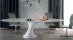 Casa Padrino Luxus Esstisch Matt Weiß 290 x 130 x H. 75 cm - Ovaler Esszimmertisch mit hochwertiger Carrara Marmor Tischplatte - Moderne Esszimmer Möbel - Luxus Qualität - Made in Italy