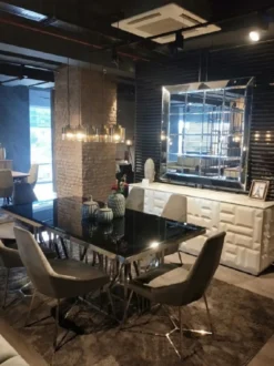 Casa Padrino Luxus Esstisch Silber / Schwarz 200 x 100 x H. 77 cm - Rechteckiger Edelstahl Küchentisch mit Glasplatte - Esszimmer Möbel - Luxus Möbel - Luxus Einrichtung