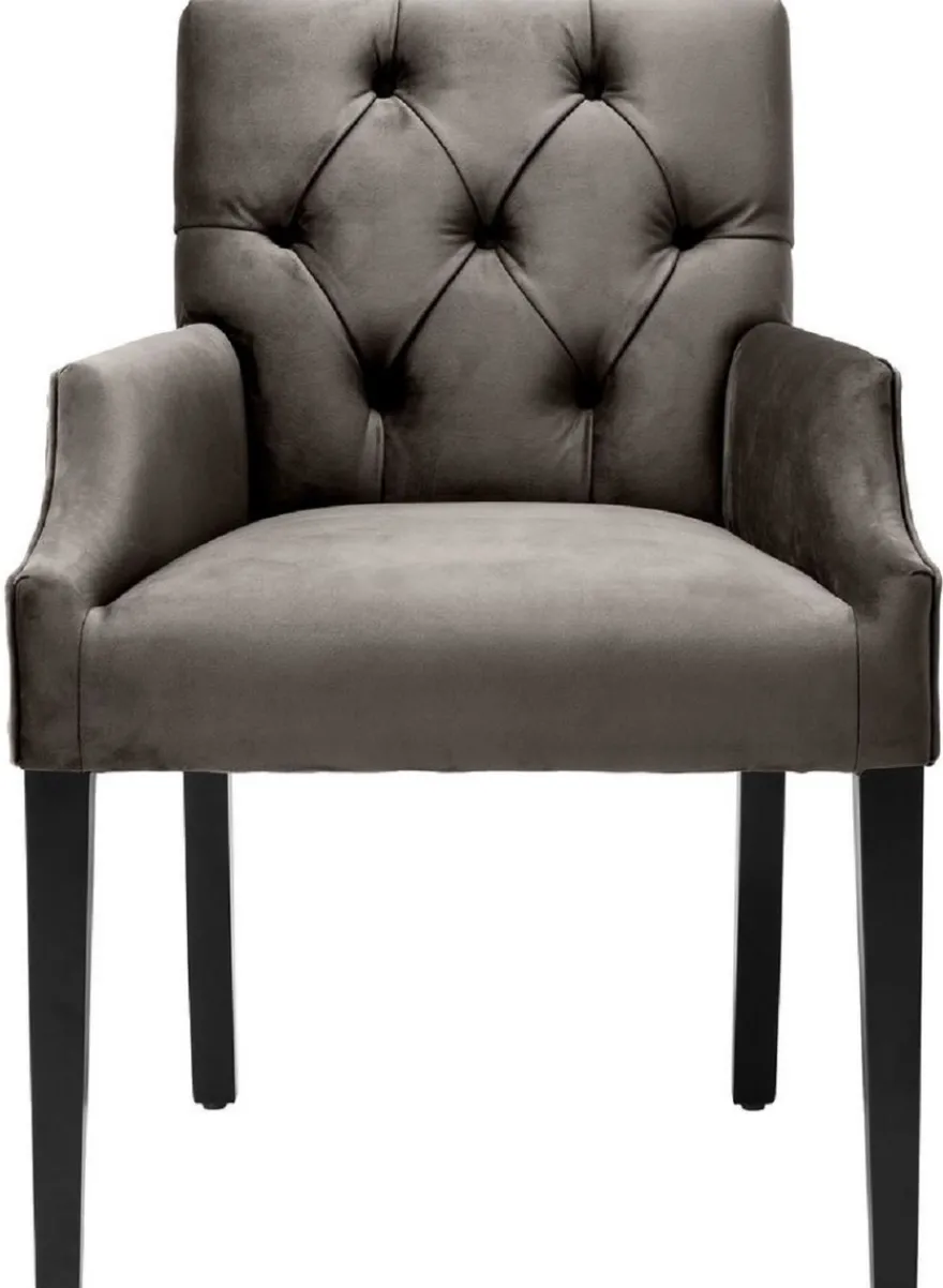 Casa Padrino Luxus Esszimmerstuhl mit Armlehnen Grau / Schwarz 63 x 65 x H. 90 cm - Chesterfield Küchenstuhl mit edlem Samtstoff - Luxus Esszimmer Möbel