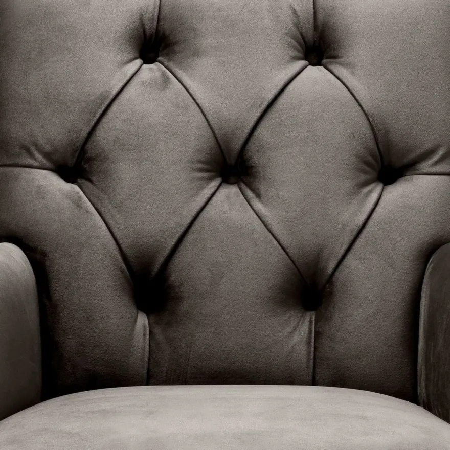 Casa Padrino Luxus Esszimmerstuhl mit Armlehnen Grau / Schwarz 63 x 65 x H. 90 cm - Chesterfield Küchenstuhl mit edlem Samtstoff - Luxus Esszimmer Möbel