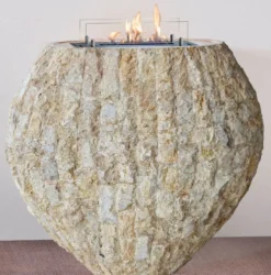 Casa Padrino Luxus Ethanol Kamin mit einem keramischen Bioethanolbrenner Naturfarben / Weiß 90 x 40 x H. 85 cm - Freistehender Naturstein Kamin im Design einer Vase