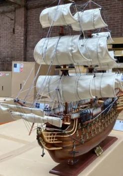 Casa Padrino Luxus Flaggschiff HMS Victory Braun 97 x 29 x H. 83 cm - Handgefertigtes Britisches Deko Schiff - Holzschiff - Segelschiff - Kriegsschiff - Luxus Deko Accessoires