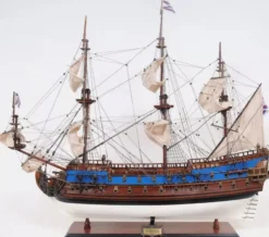 Casa Padrino Luxus Flaggschiff Goto Predestination mit Massivholz Ständer 95,2 x 29,2 x H. 83,8 cm - Handgefertigtes Deko Schiff - Holzschiff - Kriegsschiff - Segelschiff - Deko Accessoires