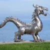 Casa Padrino Luxus Gartendeko Skulptur Drache Silber 290 x 75 x H. 177 cm - Riesige Edelstahl Deko Figur - Gartenfigur - Hotel Garten Deko