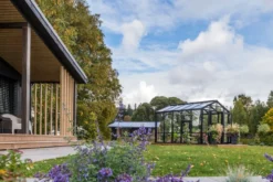 Casa Padrino Luxus Gartenhaus Schwarz 400 x 300 x H. 276,2 cm - Massivholz Garten Haus mit Glasfenstern und Glastüren - Gewächshaus - Luxus Gartenhäuser - Luxus Gewächshäuser