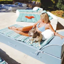 Casa Padrino Luxus Gartenliege Hellblau / Weiß 180 x 80 cm - Luxus Poolliege