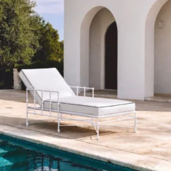 Casa Padrino Luxus Gartenliege mit Armlehnen Weiß 190 cm - Hotel & Garten Möbel