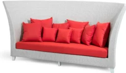Casa Padrino Luxus Gartensofa mit halbrundem Hocker Weiß / Rot 277 x 243 x H. 133 cm - Handgewebtes Wetterbeständiges Hochlehn Sofa - Liegeinsel mit Kissen - Moderne Garten Möbel - Hotel Möbel