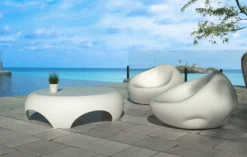 Casa Padrino Luxus Gartentisch Matt Weiß Ø 140 x H. 35 cm - Runder Wetterbeständiger Couchtisch - Garten Terrassen Tisch Möbel - Luxus Kollektion