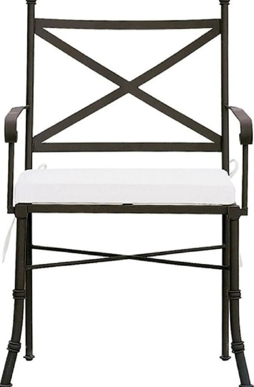 Casa Padrino Luxus Jugendstil Gartenstuhl mit Armlehnen und Sitzkissen Braun / Weiß 61 x 51 x H. 97 cm - Handgeschmiedeter Esszimmer Stuhl - Esszimmer Garten Terrassen Möbel