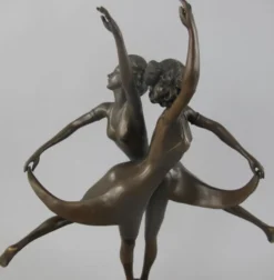 Casa Padrino Luxus Jugendstil Bronze Skulptur Tänzerinnen mit Marmorsockel Bronzefarben / Schwarz 24 x 13 x H. 36 cm - Bronzefigur - Dekofigur - Deko Accessoires
