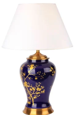 Casa Padrino Luxus Keramik Tischleuchte Blau / Gold / Weiß Ø 42 x H. 62 cm - Runde Keramik Schreibtischleuchte mit Lampenschirm - Luxus Keramik Leuchten