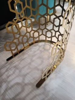 Casa Padrino Luxus Konsole Weiß / Gold 140 x 40 x H. 80 cm - Konsolentisch mit Kunstmarmor Tischplatte - Wohnzimmer Möbel - Luxus Möbel - Luxus Einrichtung
