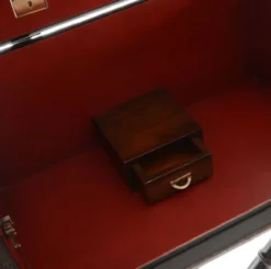 Casa Padrino Luxus Leder Minibar in Koffer Optik Dunkelbraun / Schwarz / Messing 45,5 x 45,5 x H. 73 cm - Echtleder Minibar - Bar Möbel - Echtleder Möbel - Luxus Möbel in Koffer Optik