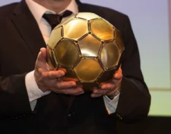 Casa Padrino Luxus Messing Fußball Gold Ø 27 cm - Luxus Deko Accessoires