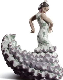 Casa Padrino Luxus Porzellan Skulptur Flamenco Frau Mehrfarbig 27 x H. 47 cm - Handgefertigte Luxus Deko Figur