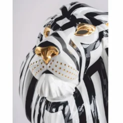 Casa Padrino Luxus Porzellan Deko Maske Löwe Weiß / Schwarz / Gold 38 x 30 x H. 60 cm