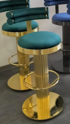 Casa Padrino Luxus Samt Barstuhl Grün / Gold H. 96 cm - Hotel & Bar Möbel