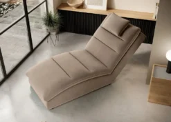Casa Padrino Luxus Samt Chaiselongue mit Kopfkissen Hellbraun 170 cm