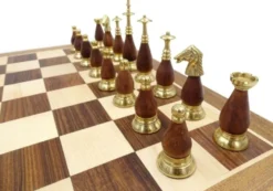 Casa Padrino Luxus Schach Set Braun / Beige / Silber / Gold 40 x 40 cm - Zusammenklappbares Holz Schachspiel - Holz Schachbrett mit Messing Schachfiguren - Luxus Deko Accessoires