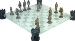 Casa Padrino Luxus Schach Set Antik Messing / Antik Silber 42 x 42 cm - Ritter Schachspiel - Glas Schachbrett mit Polyresin Burgtürmen und Polyresin Schachfiguren - Luxus Deko Accessoires