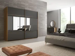 Casa Padrino Luxus Schlafzimmerschrank Braun / Grau / Messingfarben 254 x 68 x H. 230 cm - Edler Massivholz Kleiderschrank mit 2 verspiegelten Schiebetüren - Luxus Schlafzimmer Möbel