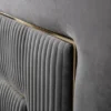 Casa Padrino Luxus Schlafzimmer Set Grau / Weiß / Gold - 1 Doppelbett mit Kopfteil & 2 Nachttische - Schlafzimmer Möbel - Luxus Kollektion