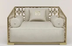 Casa Padrino Luxus Sessel Elfenbeinfarben / Champagner-Gold 135 x 109 cm - Handgefertigter Sessel mit Kissen - Wohnzimmer Sessel - Garten Sessel - Terrassen Sessel - Hotel Möbel - Luxus Qualität