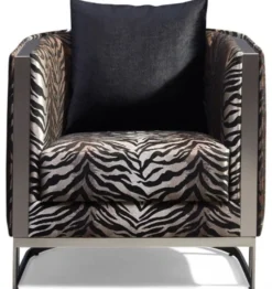Casa Padrino Luxus Sessel Tiger Muster / Silber 77 x 83 x H. 77 cm - Wohnzimmer Sessel mit dekorativem Kissen - Wohnzimmer Möbel - Luxus Kollektion