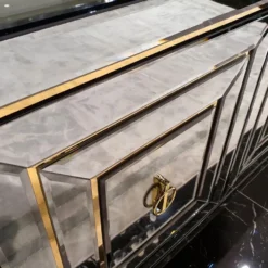Casa Padrino Luxus Sideboard Silber / Gold 220 x 50 x H. 85 cm - Verspiegeltes Sideboard mit 4 Türen - Luxus Möbel