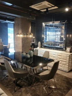 Casa Padrino Luxus Sideboard Weiß / Silber 220 x 45 x H. 75 cm - Edler Massivholz Schrank mit 4 Türen - Luxus Möbel - Luxus Qualität
