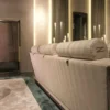 Casa Padrino Luxus Sofa Creme / Grau / Gold 280 x 98 x H. 85 cm - Wohnzimmer Sofa - Hotel Sofa - Wohnzimmer Möbel - Wohnzimmer Einrichtung - Hotel Möbel - Luxus Möbel - Luxus Einrichtung