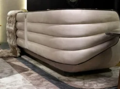 Casa Padrino Luxus Sofa Creme / Grau / Schwarz / Gold 275 x 95 x H. 80 cm - Wohnzimmer Sofa - Hotel Sofa - Wohnzimmer Möbel - Wohnzimmer Einrichtung - Hotel Möbel - Luxus Möbel - Luxus Einrichtung