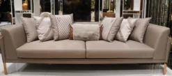 Casa Padrino Luxus Sofa Grau / Dunkelbraun / Kupfer - Wohnzimmer Sofa - Hotel Sofa - Wohnzimmer Möbel - Hotel Möbel - Luxus Möbel - Wohnzimmer Einrichtung - Luxus Einrichtung - Luxus Qualität