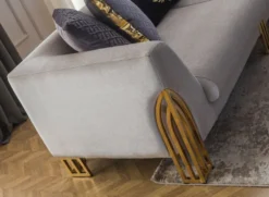 Casa Padrino Luxus Sofa Grau / Gold 230 x 90 x H. 77 cm - Wohnzimmer Sofa - Hotel Sofa - Wohnzimmer Möbel - Hotel Möbel - Luxus Möbel - Wohnzimmer Einrichtung - Luxus Einrichtung
