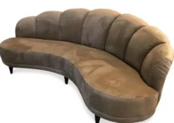 Casa Padrino Luxus Sofa Haselnussbraun / Schwarz 231 x 124 x H. 85 cm - Gebogenes Samt Sofa - Wohnzimmer Möbel
